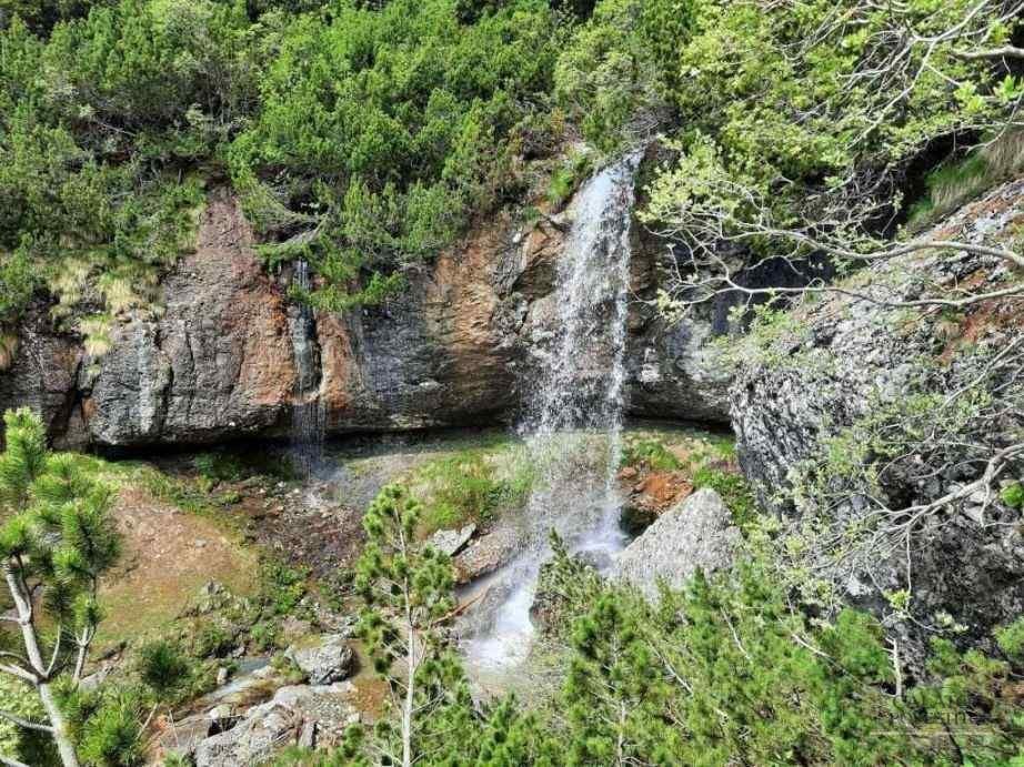 Trasee montane din Bucegi – Cascada Doamnele