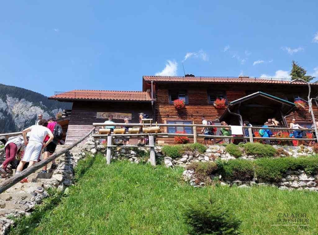 Trasee montane Piatra Craiului – cabana Curmatura